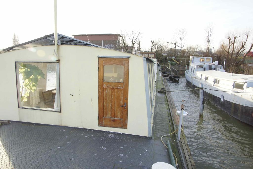 ホテル The Island Houseboat アムステルダム エクステリア 写真